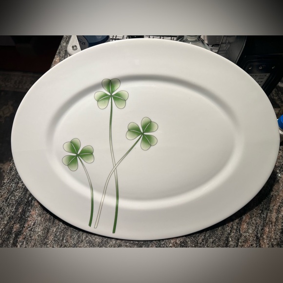 Marcus Notley  🇮🇪 EUC 2005 Beautiful Shamrock ☘️ Large White Platter 🍀 - Picture 2 of 3